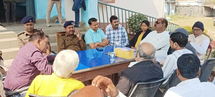 भव्य महाशिवरात्रि को लेकर थाना परिसर में हुई बैठक