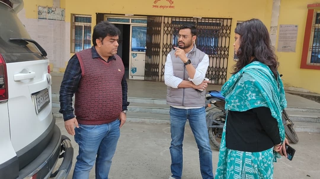 एसडीएम ने पीडीएस दुकानों का किया निरीक्षण, एमओ को खाद्यान्न वितरण कराने का दिया निर्देश