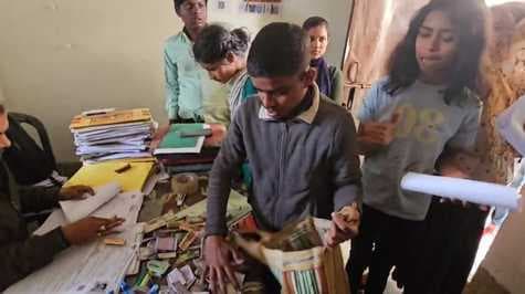 महागामा के सरकारी प्लस टू स्तरीय स्कूल में स्कूली बच्चों से अवैध वसूली का वीडियो वायरल