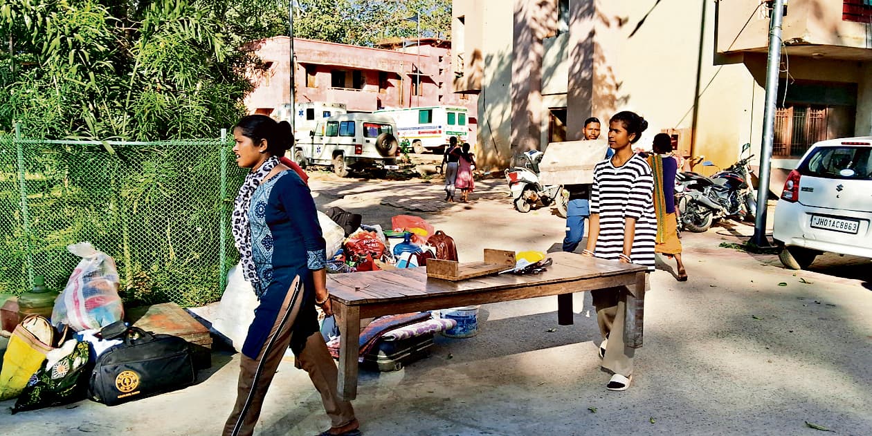Ranchi News : सदर अस्पताल के डॉक्टर्स हॉस्टल में अवैध रूप से रह रहे थे 46 लोग, कराया गया खाली