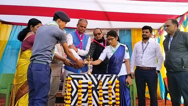 सामाजिक योद्धा बनकर दूसरों की मदद करें स्काउट-गाइड: रविशंकर