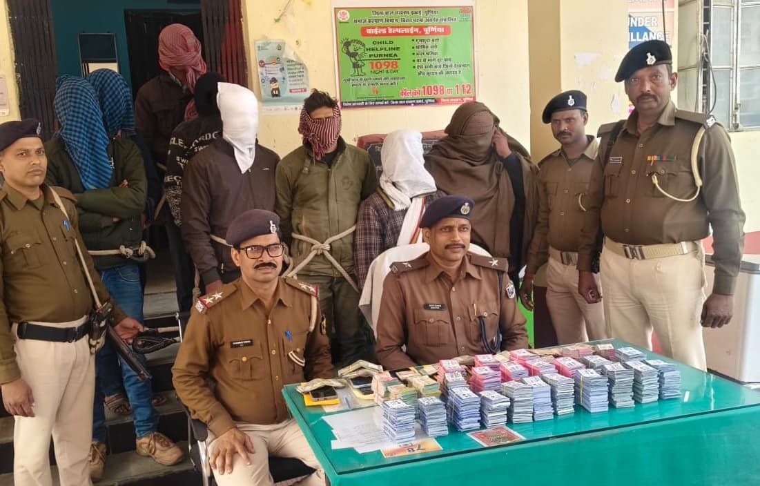 22279 अवैध लॉटरी टिकट के साथ आठ कारोबारी गिरफ्तार