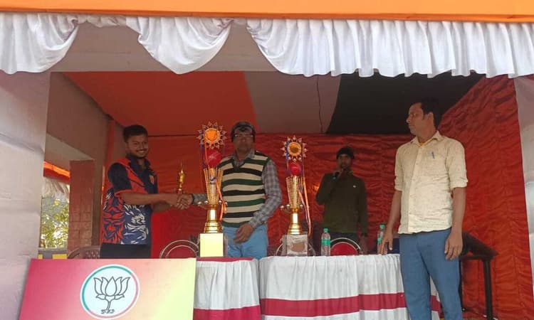 उमर इलेवन फरक्का ने बहादुरपुर को 114 रन से हराया