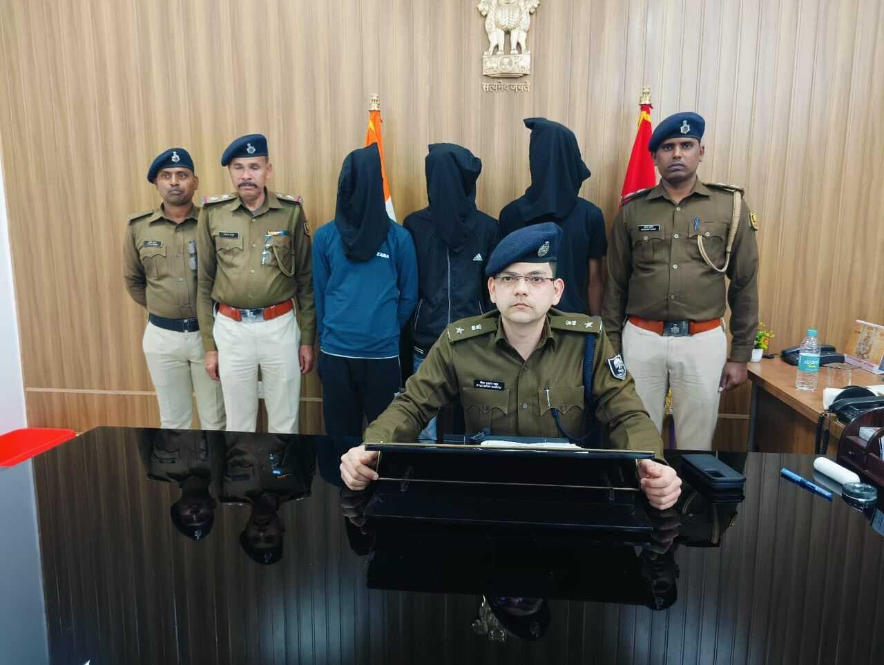 गोलियों की तड़तड़ाहट से थर्राया बेकापुर, पुलिस के हत्थे चढ़े तीन अपराधी