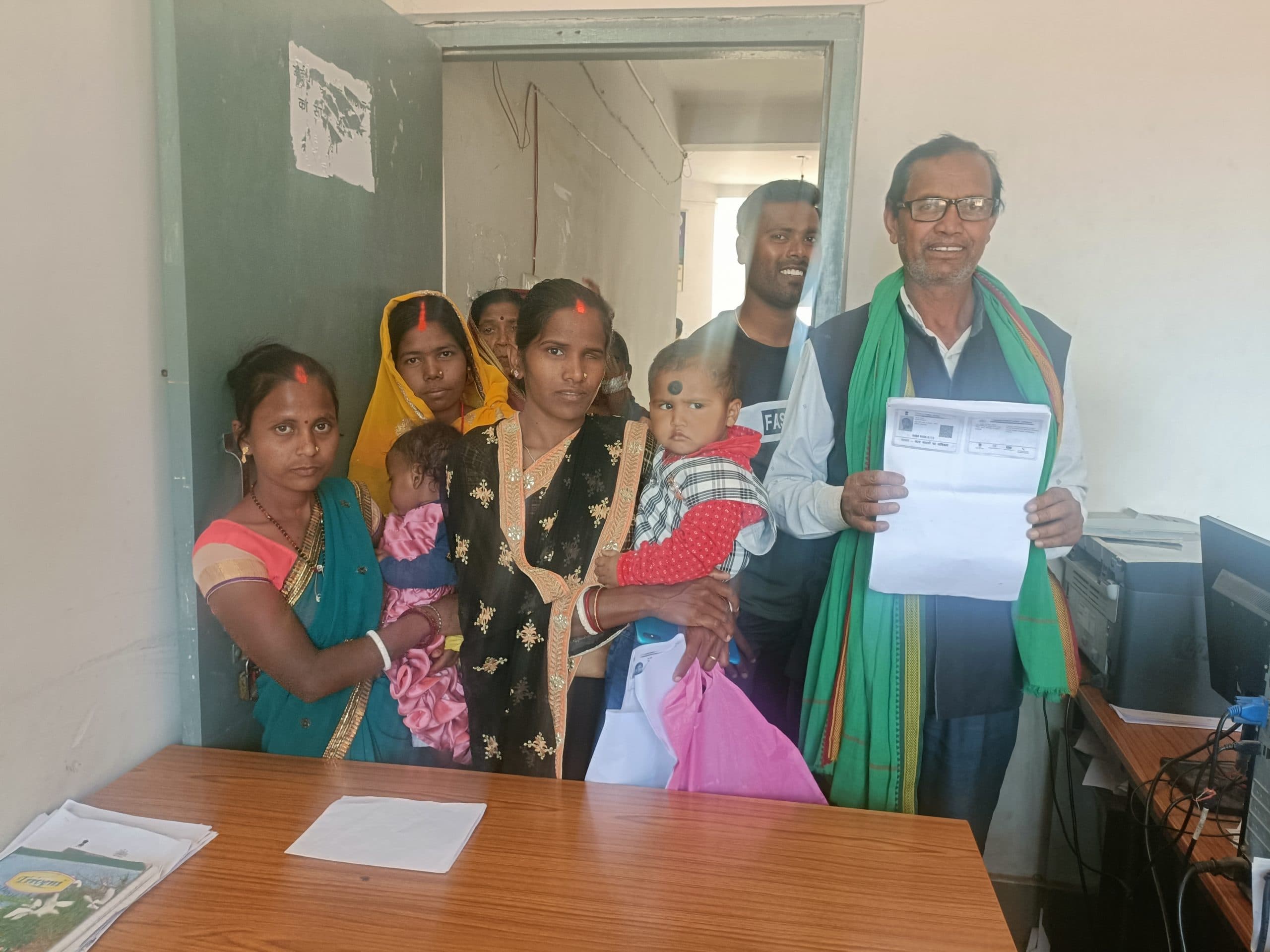 Giridih News :मंईयां सम्मान योजना की साइट खुलने के बाद भी कई महिलाएं लाभ से वंचित