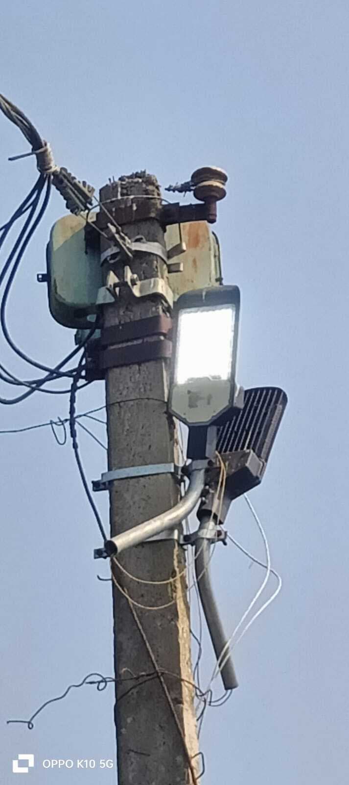 उदाकिशुनगंज नगर परिषद क्षेत्र में दिन में भी जलती है स्ट्रीट लाइट