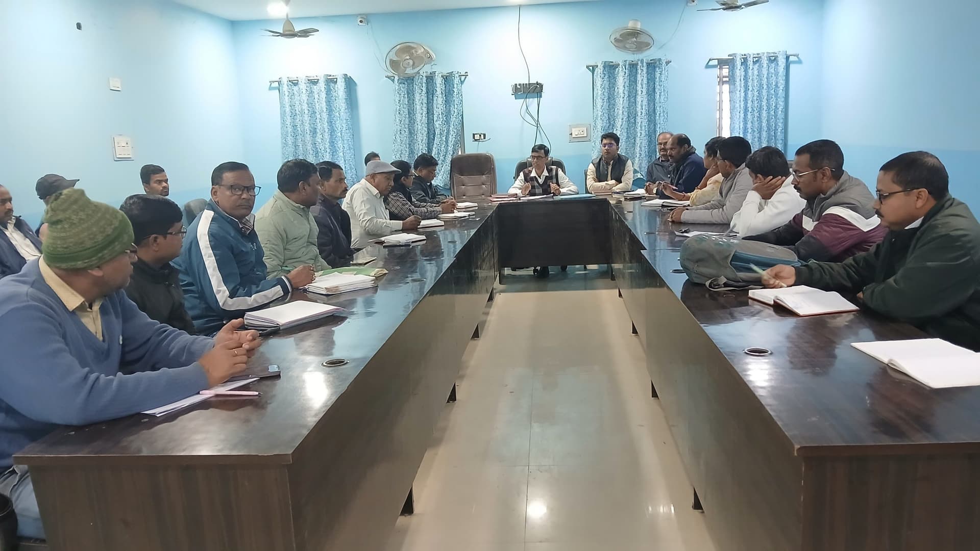 मनरेगा से बन रहे खेल मैदान की गुणवत्ता से कोई समझौता नहीं : पीओ मनरेगा से बन रहे खेल मैदान की गुणवत्ता से कोई समझौता नहीं : पीओ