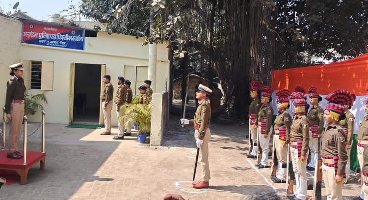क्राइम प्रिवेंशन के लिए पुलिस पदाधिकारियों को निर्देश, डीआइजी ने की काम काज की समीक्षा