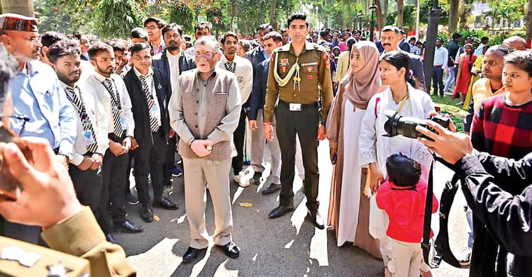 Ranchi News : राजभवन उद्यान की बेहतरी के लिए सुझाव दें : राज्यपाल