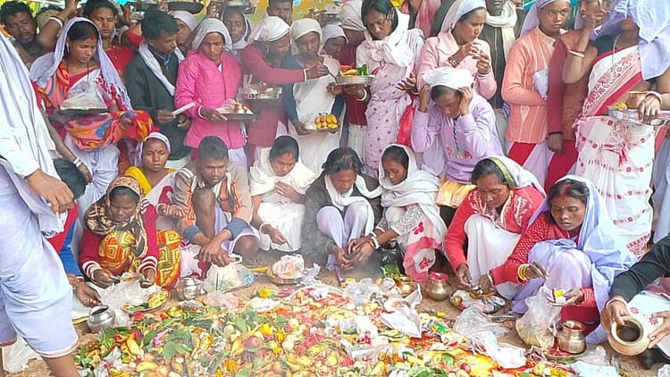 पाकुड़ियावासियों ने माघी पूर्णिमा पर लगायी आस्था की डुबकी