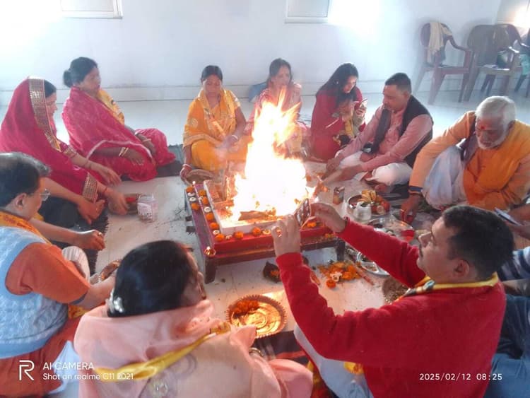 माघी पूर्णिमा: दुर्गा मंडप प्रांगण में हवन-पूजन