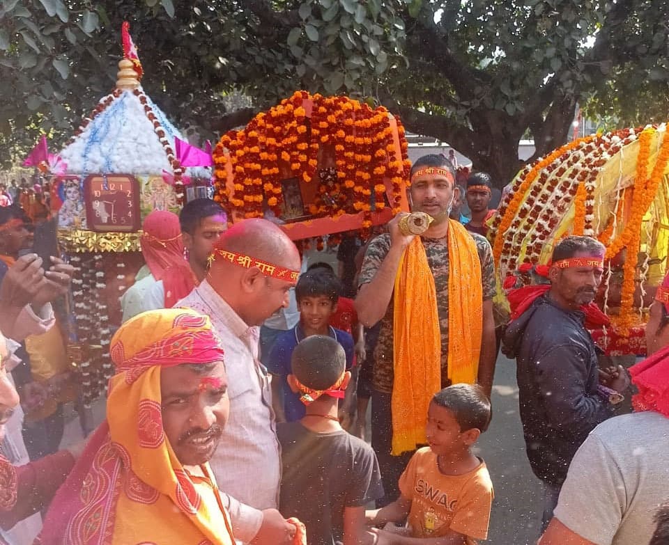 नौ दिवसीय नबाह के समापन पर निकाली गयी श्रीराम, लक्ष्मण व हनुमान की झांकी