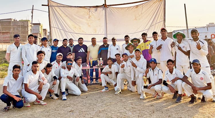 Gaya News : अंडर-16 के फाइनल में एकेजी चेरकी क्रिकेट एकेडमी तीन रनों से जीता