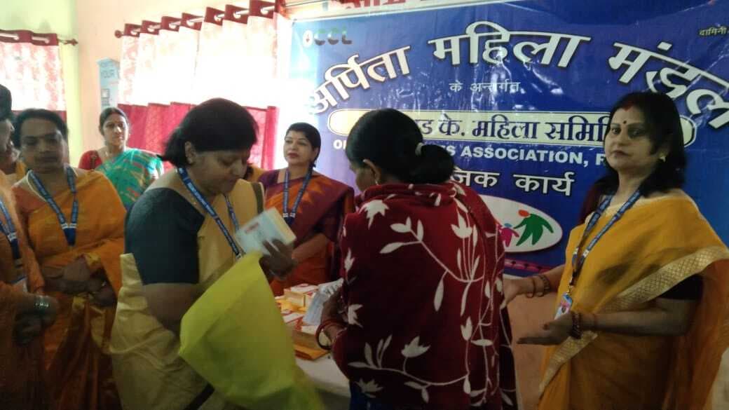 Bokaro News: अर्पिता महिला मंडल ने जरीडीह पूर्वी पंचायत सचिवालय में लगाया स्वास्थ्य शिविर