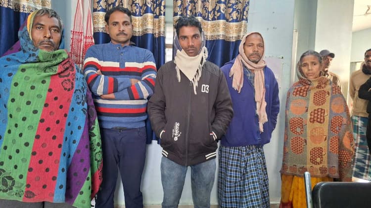 चार वारंटी व एक शराबी गिरफ्तार