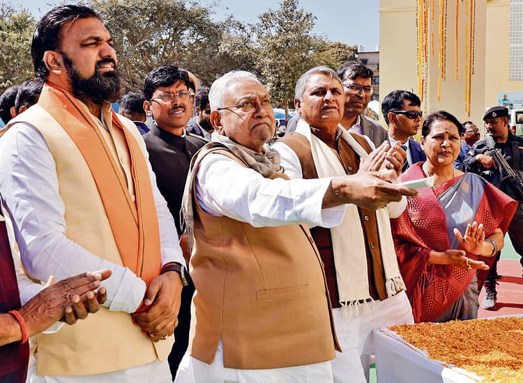 Gaya News : सीएम ने 1438 करोड़ रुपये की योजनाओं की दी सौगात