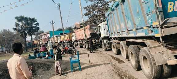 महागामा में नयानगर-हनवारा मुख्य मार्ग 11 घंटे तक रहा जाम