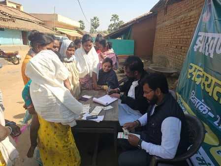 बेलडीहा में झामुमो ने चलाया सदस्यता अभियान, 400 नये सदस्य बने