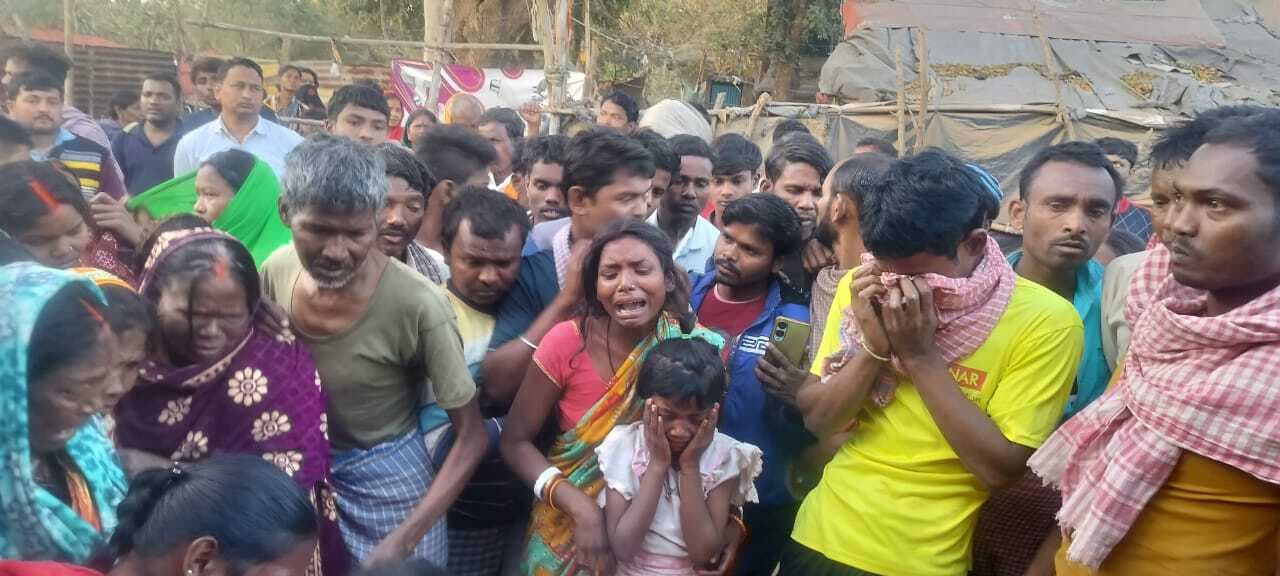 Dhanbad News: आश्रित को मुआवजा नहीं मिला, तो सड़क निर्माण कंपनी पर ग्रामीण करेंगे मुकदमा