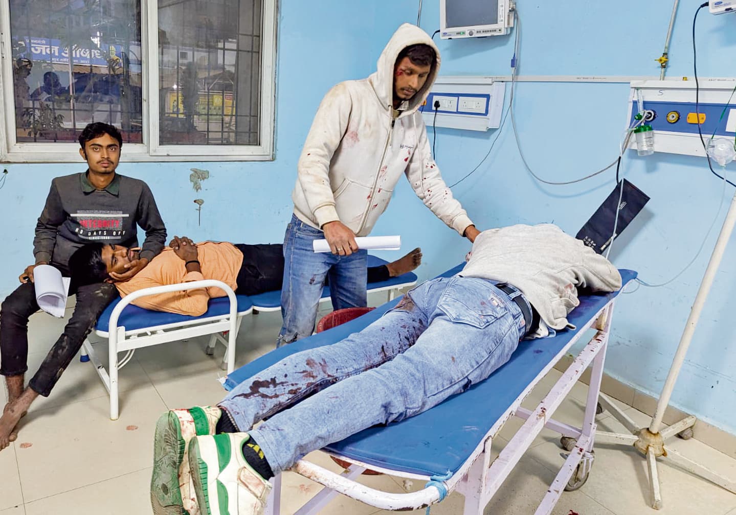 दो बाइकों की सीधी भिड़ंत में चार जख्मी