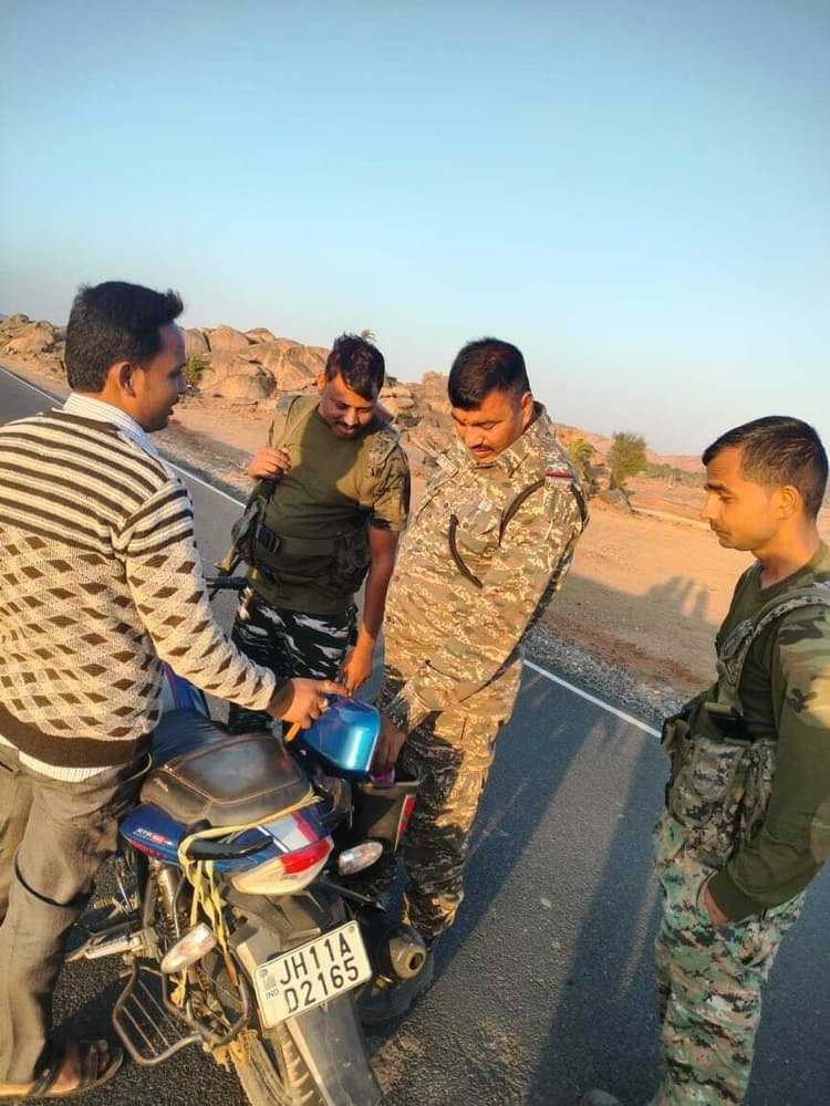 Giridih News :वाहन जलाने की घटना को ले पुलिस अलर्ट