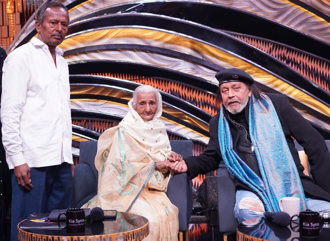 Dhanbad News : चुपके से कुंभ नहाने गयीं धनबाद की वृद्धा आज दिखेंगी राष्ट्रीय टीवी चैनल पर