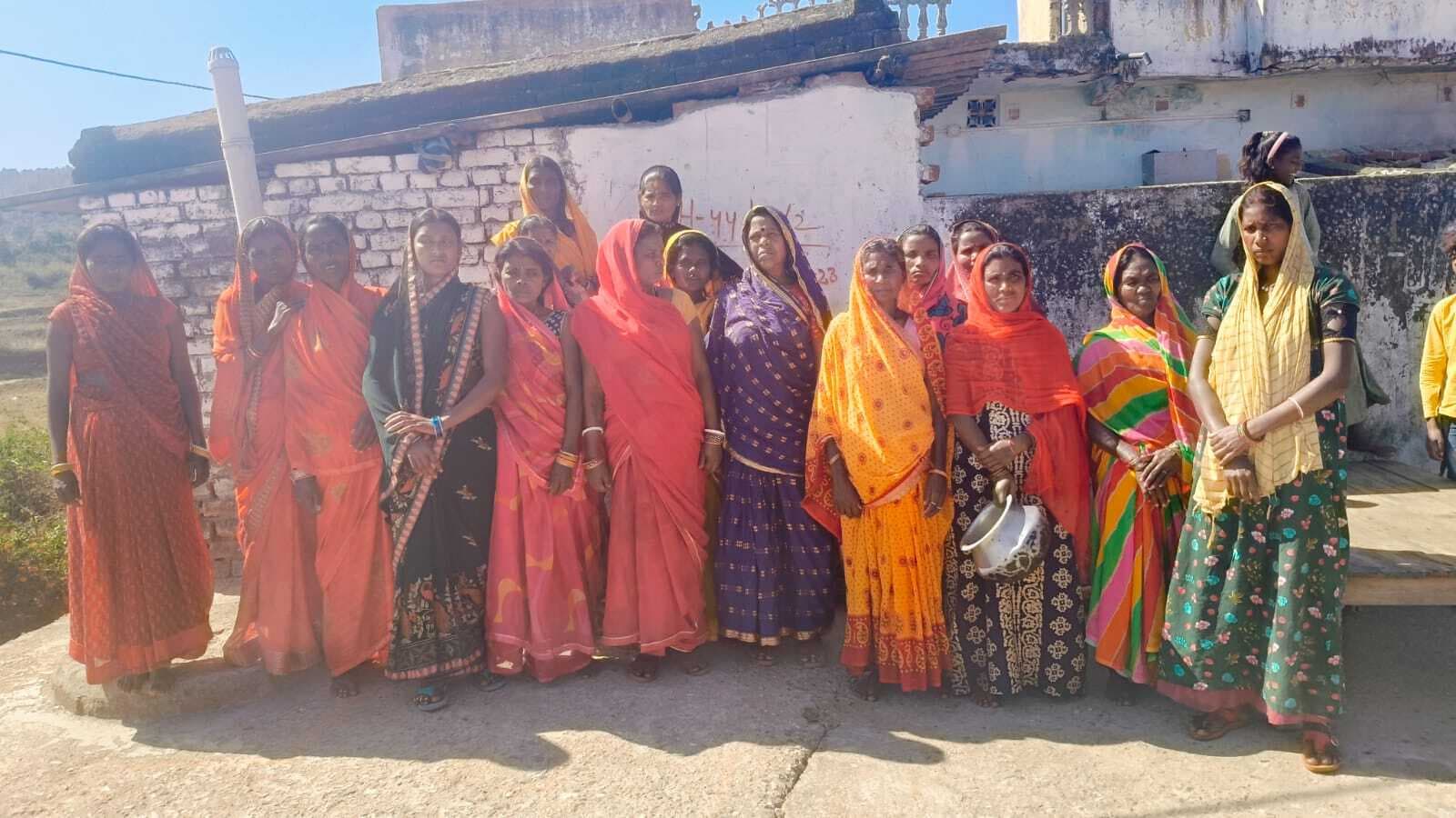 पानी की समस्या से जूझ रहे हैं करमटांड़ के ग्रामीण