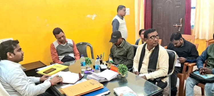 जन्म व मृत्यु प्रमाण पत्र का समय पर करें निष्पादन: बीडीओ