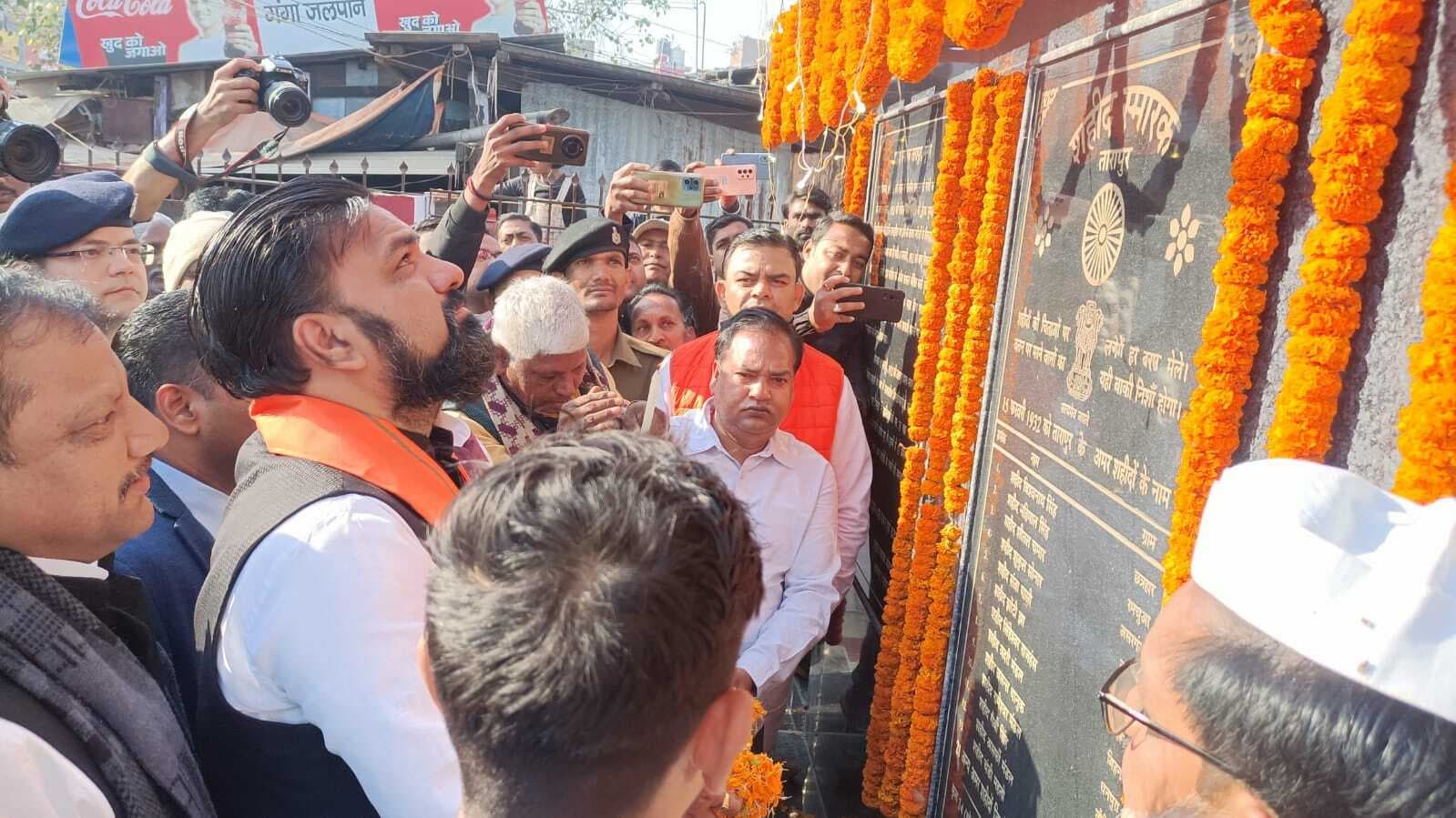 शहीद दिवस पर उप-मुख्यमंत्री ने तारापुर में लहराया 100 फीट ऊंचा तिरंगा