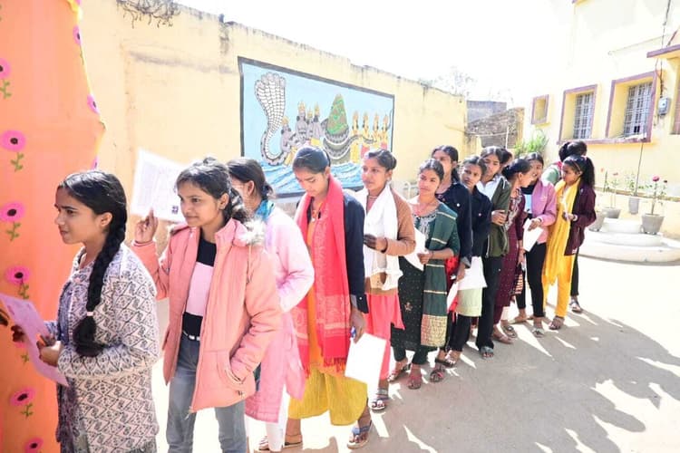 तीन केंद्रों पर 65 परीक्षार्थी ने दी इंटर परीक्षा