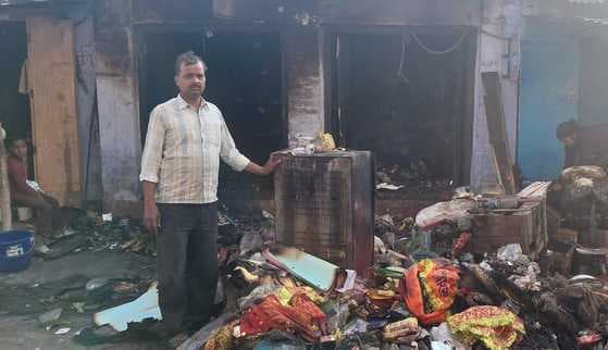 किराना दुकान में आग लगने से लाखों का सामान जलकर राख