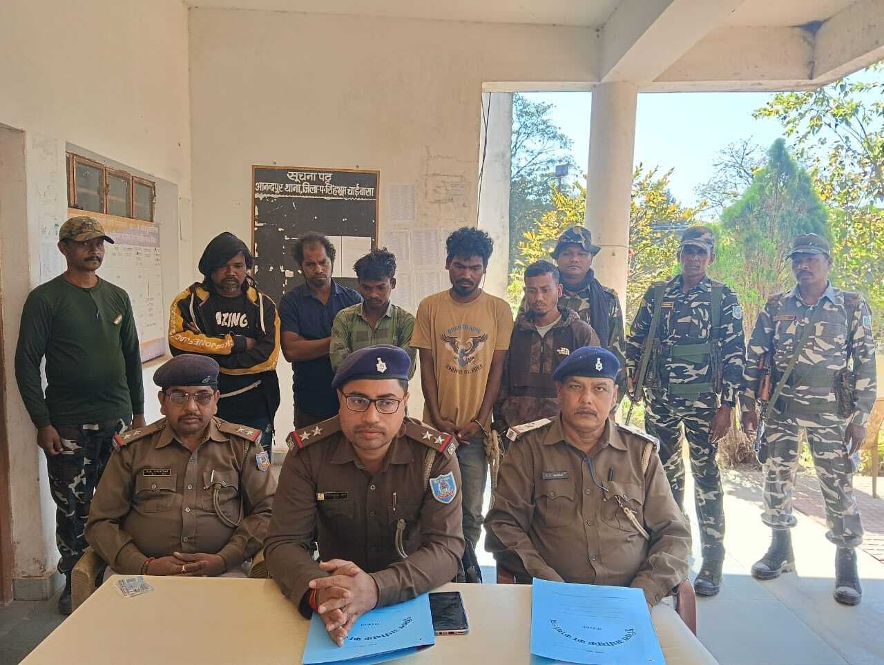 Chaibasa News : छेड़खानी करने पर हुई मोतीलाल अंगरिया की हत्या, पांच आरोपी गिरफ्तार