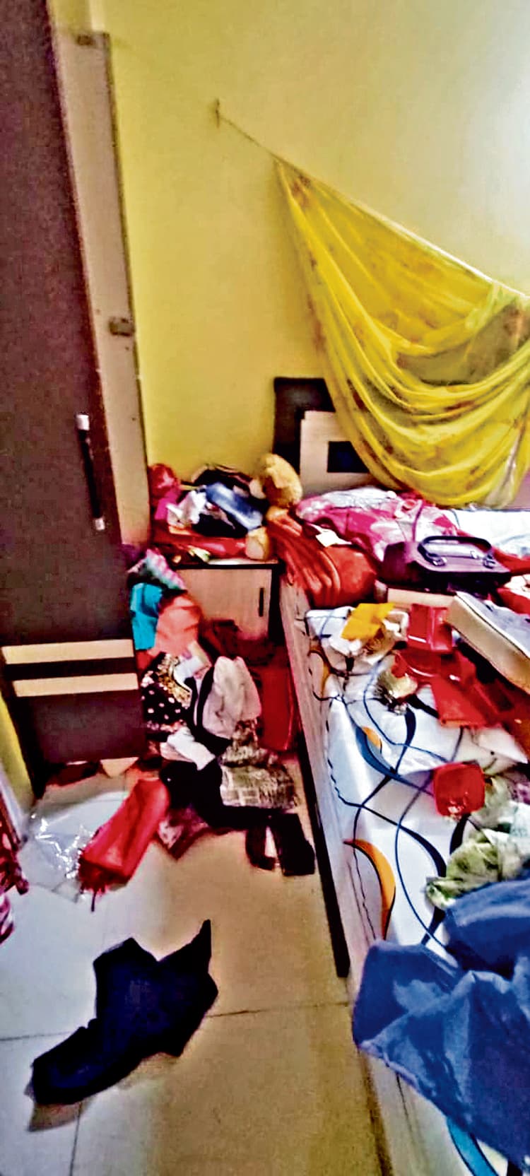 Ranchi News : कुंभ गये शिक्षक के घर से 20 लाख के गहने समेत 28 लाख की चोरी