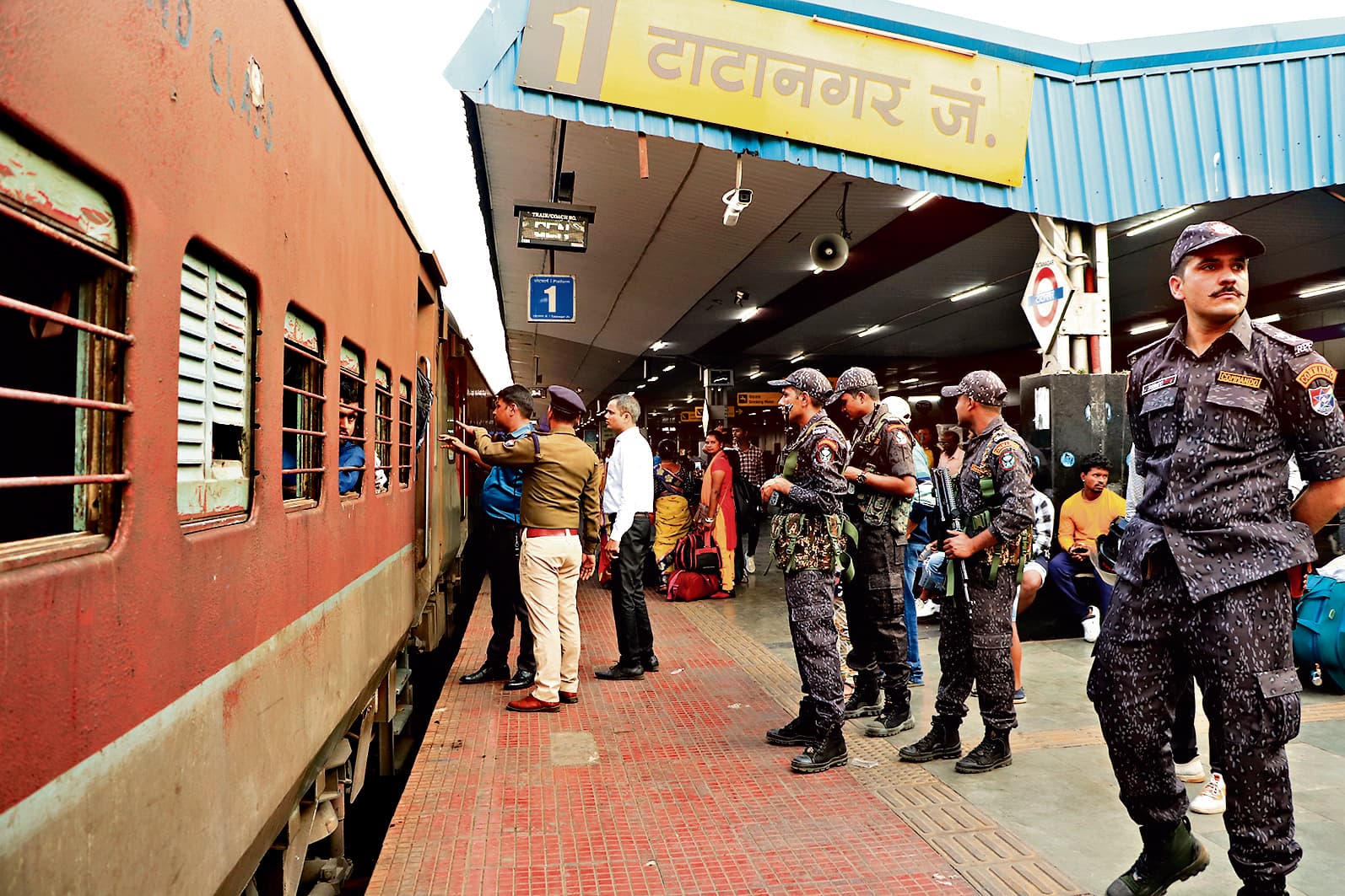 Jamshedpur News : टाटानगर स्टेशन कोरस कमांडो के हवाले