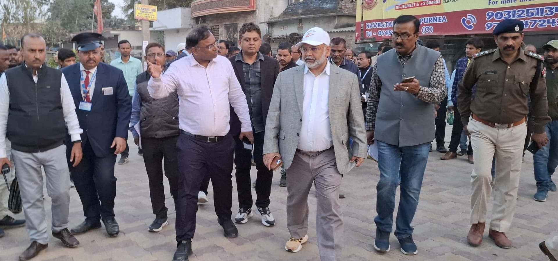 पूर्णिया कोर्ट स्टेशन पर अगले महीने दो वेटिंग रूम की होगी शुरूआत : डीआरएम