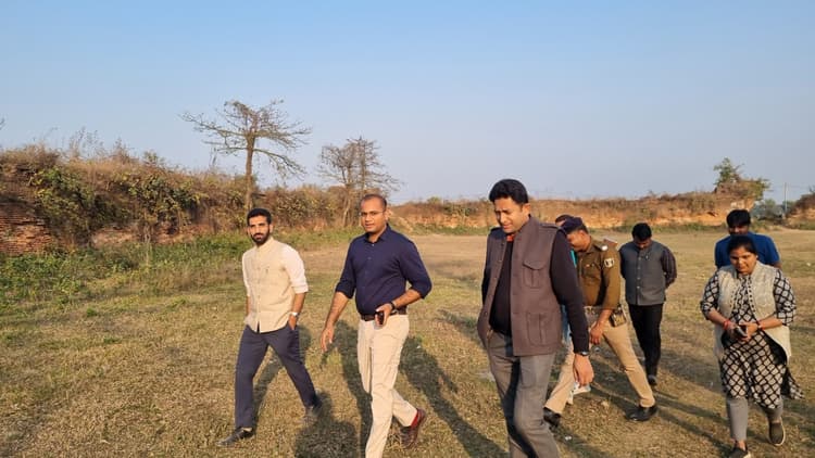 जलालगढ़ किला के जल्द बहुरेंगे दिन, एसडीएम ने किया निरीक्षण