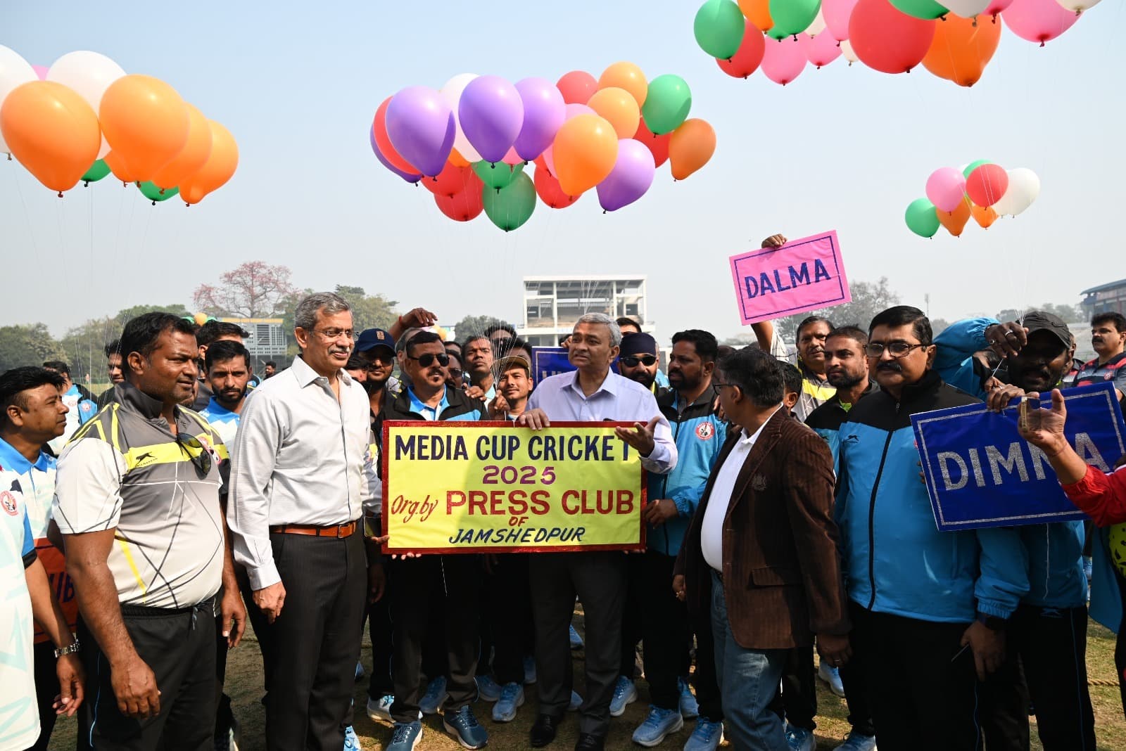 JAMSHEDPUR MEDIA CUP CRICKET: मीडिया कप क्रिकेट टूर्नामेंट का कीनन में रंगारंग आगाज