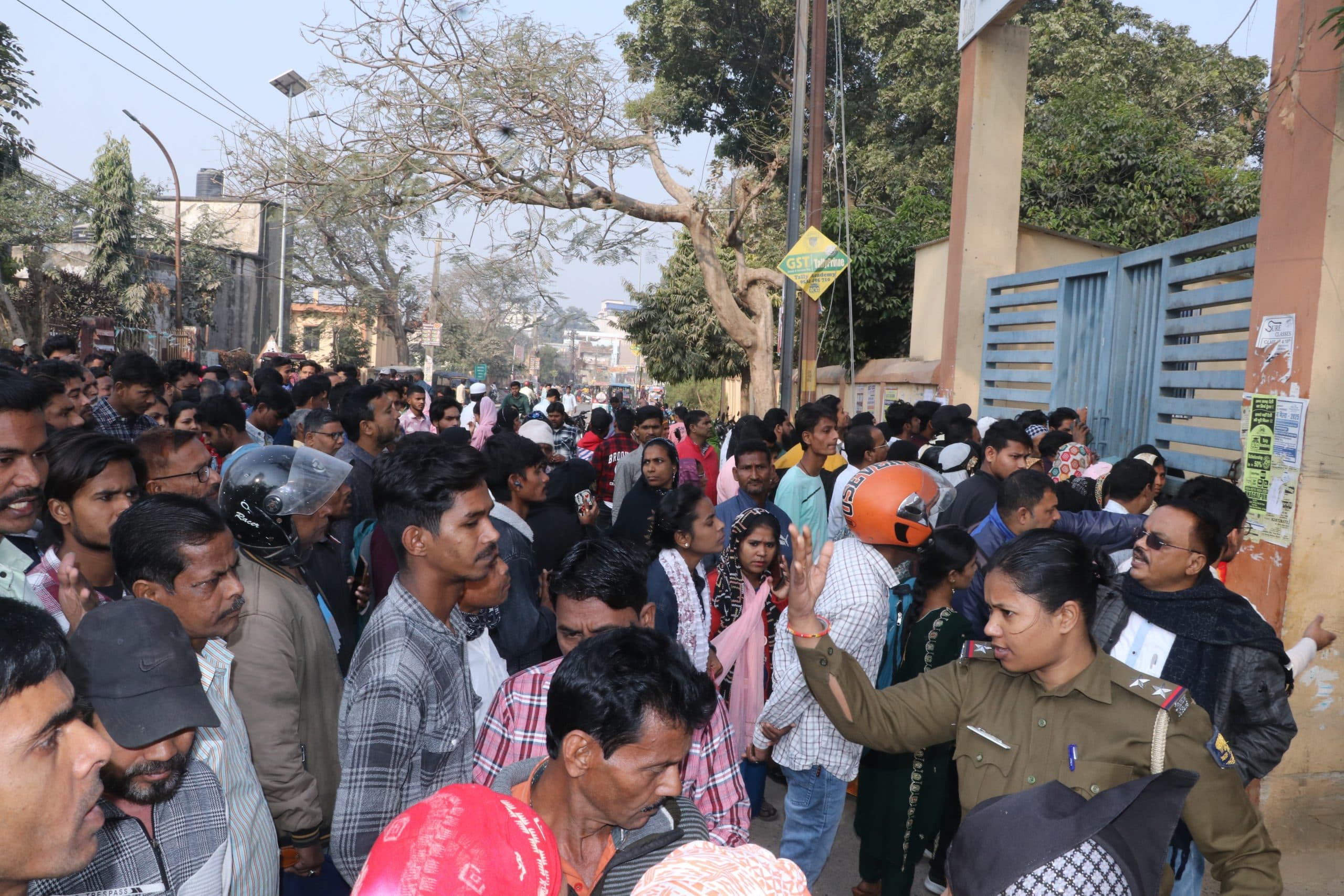 Bhagalpur News: मैट्रिक परीक्षा : पहले दिन 1029 परीक्षार्थी नहीं पहुंचे सेंटर, कोई एक्सपेल्ड नहीं