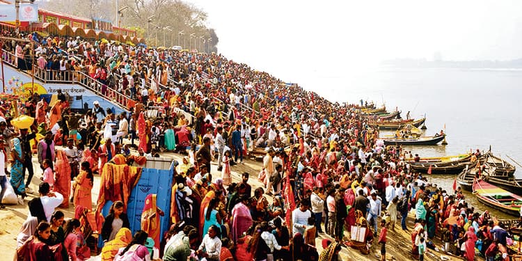 Buxar News: रामरेखाघाट पर उमड़ा आस्था का सैलाब