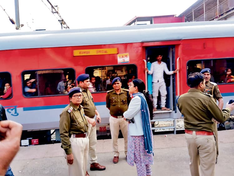 Ara : आरा जंक्शन पर बढ़ायी गयी सुरक्षा-व्यवस्था