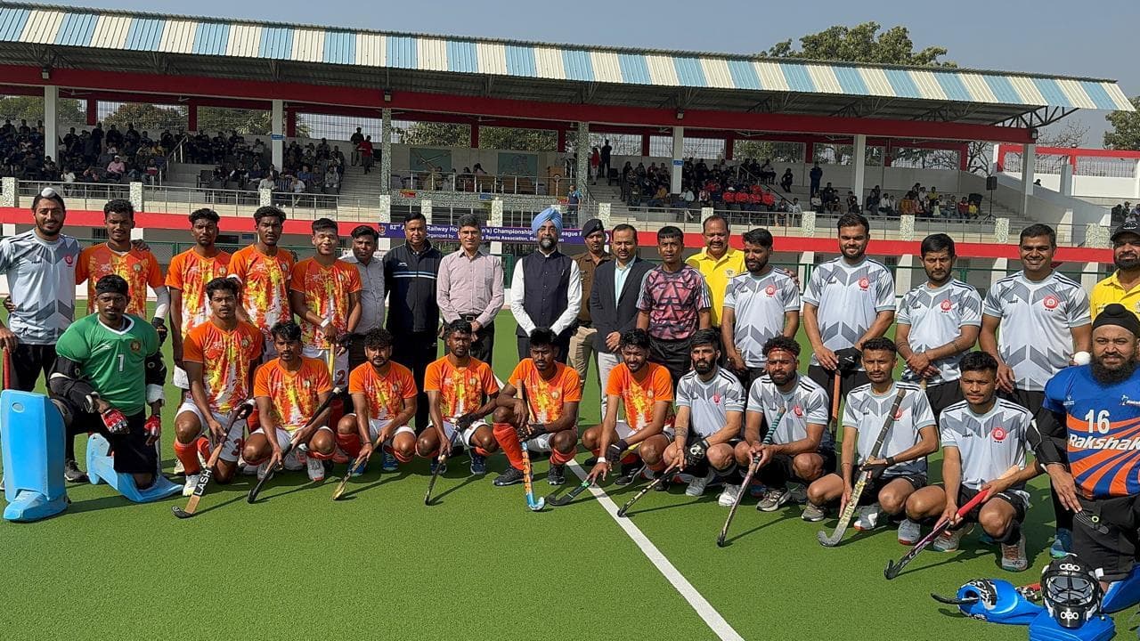 Hockey : दपू रेलवे ने उत्तर-पश्चिम रेलवे को 13-2 से हराया