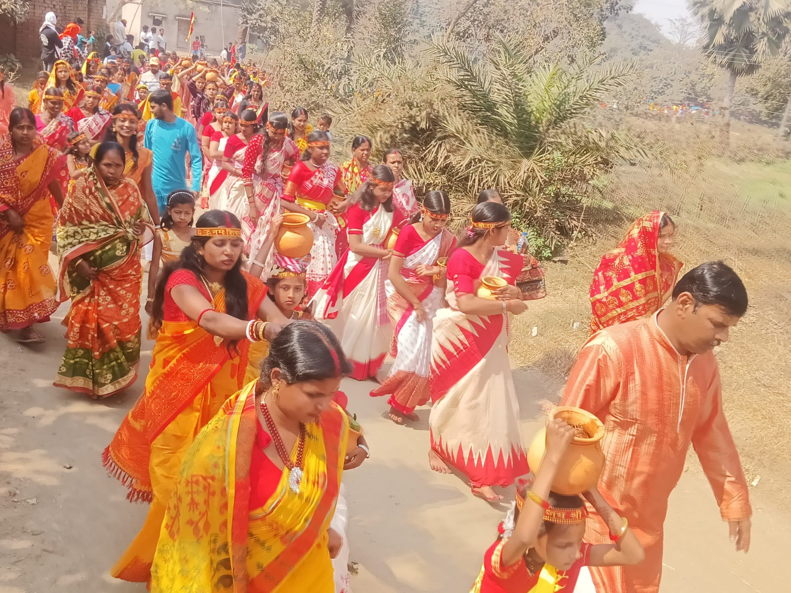 Bokaro News : माढ़राडीह पंचग्राम शिव मंदिर में कलश यात्रा के साथ नौ दिवसीय महायज्ञ शुरू