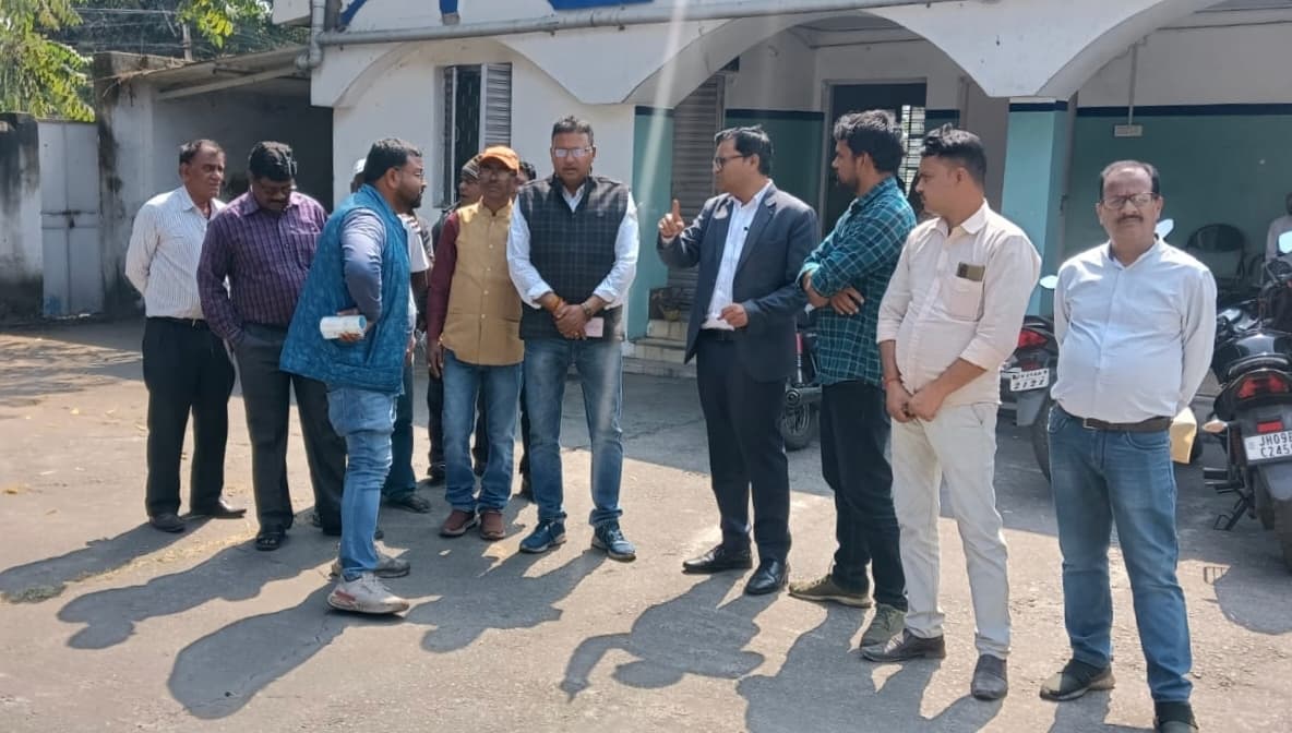 Bokaro News : राकोमयू ने चलाया श्रमिकों के द्वार कार्यक्रम