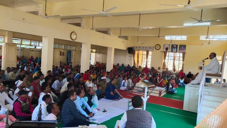 ranchi news : संत निरंकारी सत्संग भवन बुद्ध विहार रांची में सत्संग, महात्मा नवल किशोर ने कहा : गुरु वचन मानने से जीवन आनंद से भर जायेगा