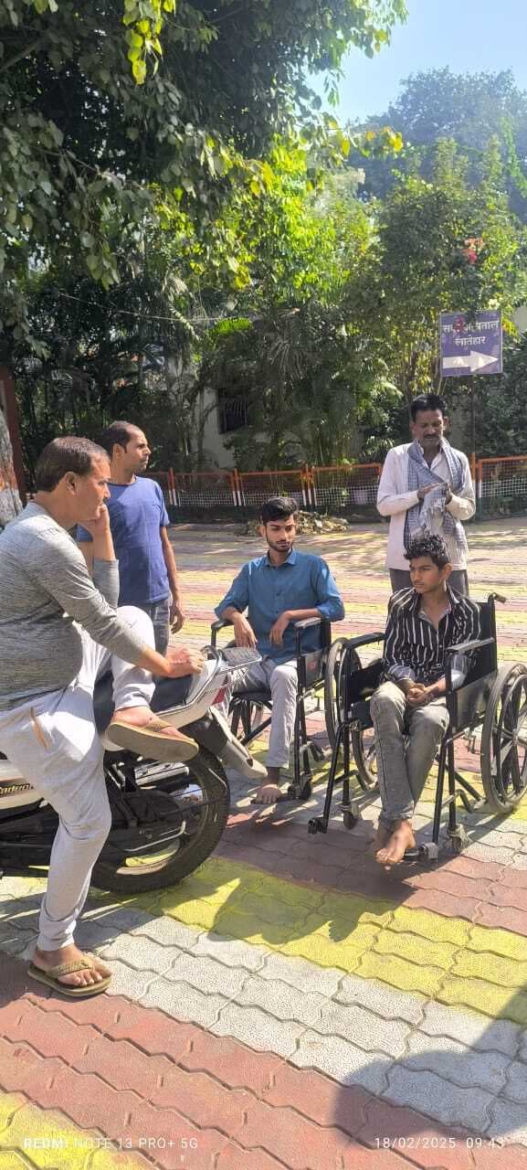 राजहार मोड़ के पास सड़क दुर्घटना, दो घायल