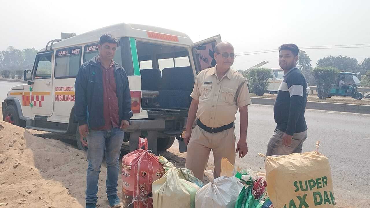 crime: एंबुलेंस की हुई जांच तो अंदर जो निकला, देखकर दंग रह गयी पुलिस