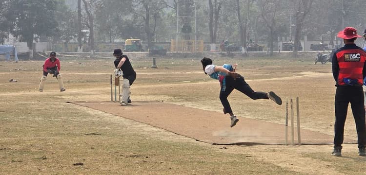 टीम रेड ने टीम ब्लू को 176 रनों से हराया