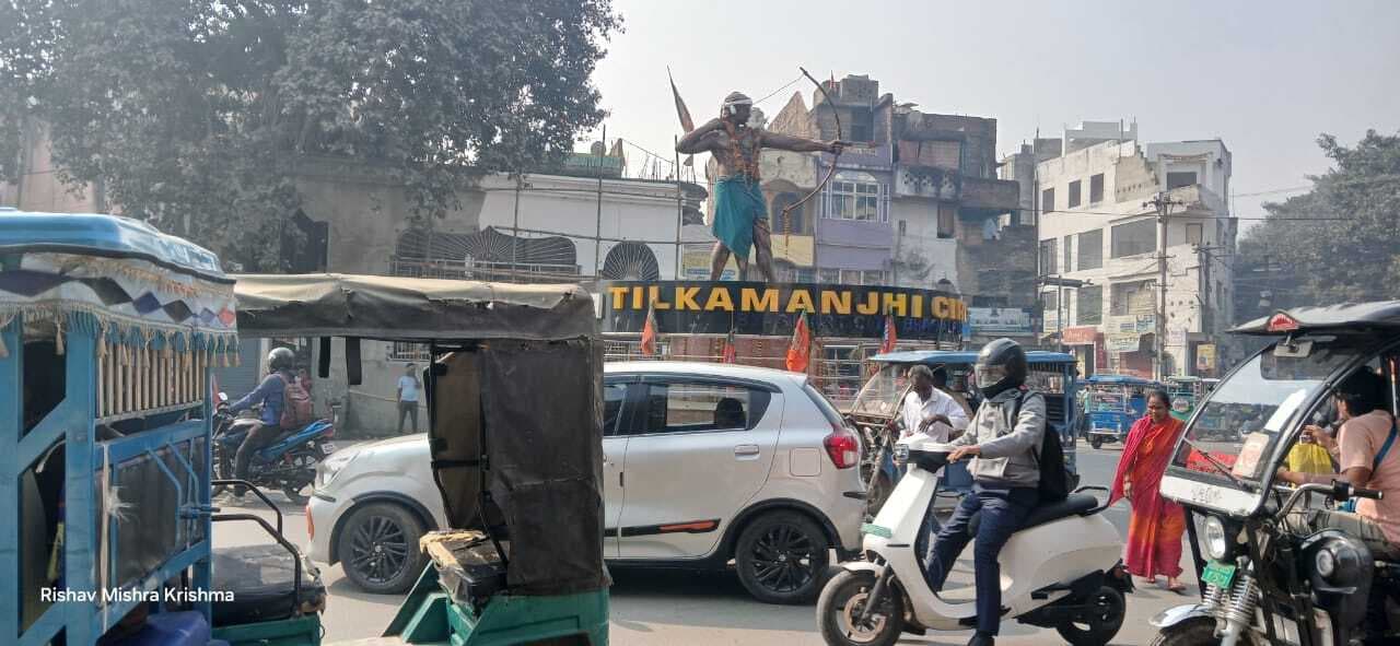 Bhagalpur News: सुबह से 12 बजे तक फेल रहा तिलकामांझी चौक का ट्रैफिक सिग्नल