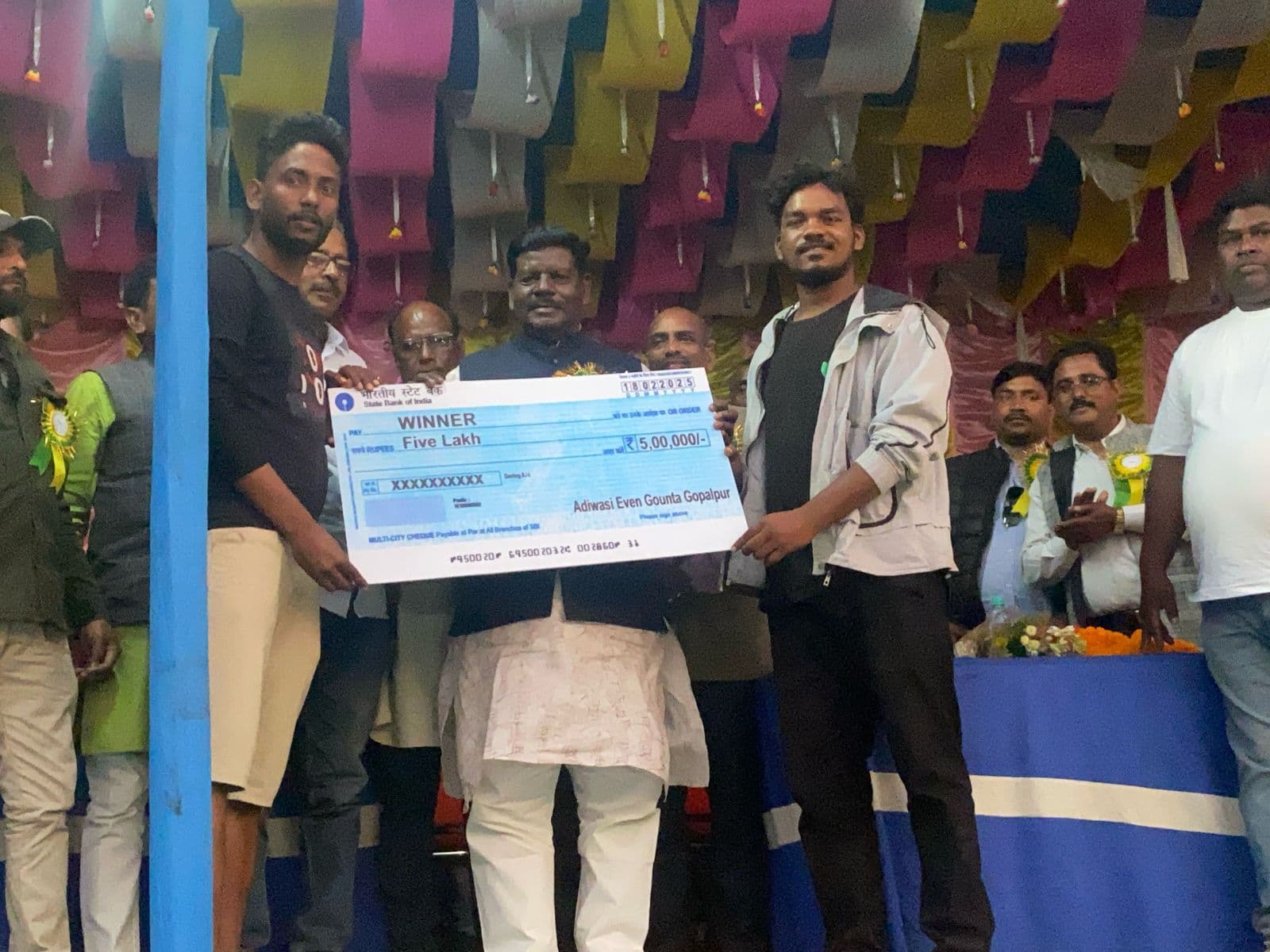 गाजीपुर की टीम ने जीता फुटबॉल टूर्नामेंट, पुरस्कार में मिले पांच लाख रुपये