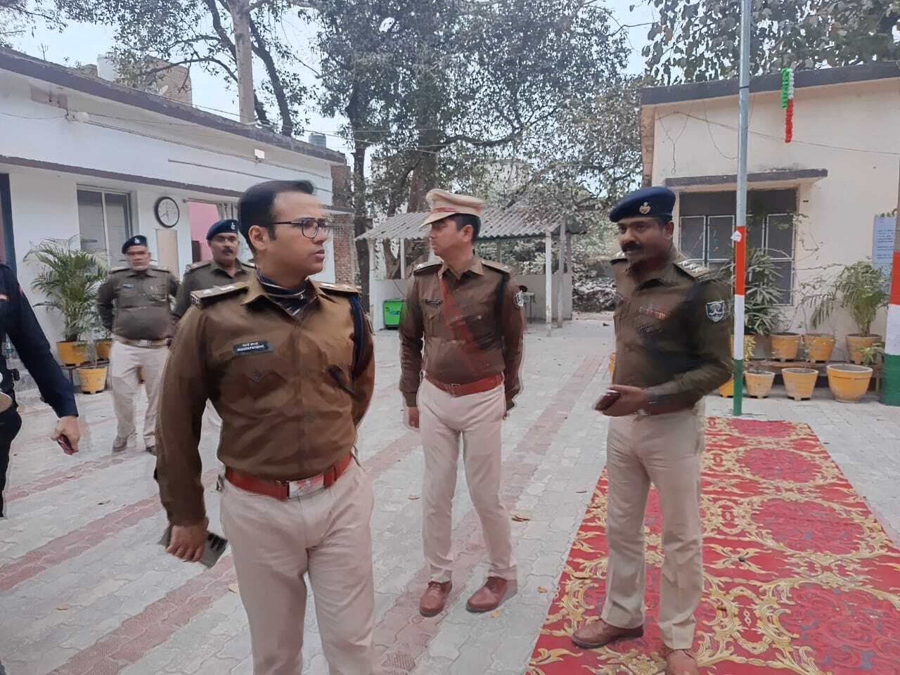 शराब तस्करों पर ताबड़तोड़ करते रहे छापेमारी : एसपी